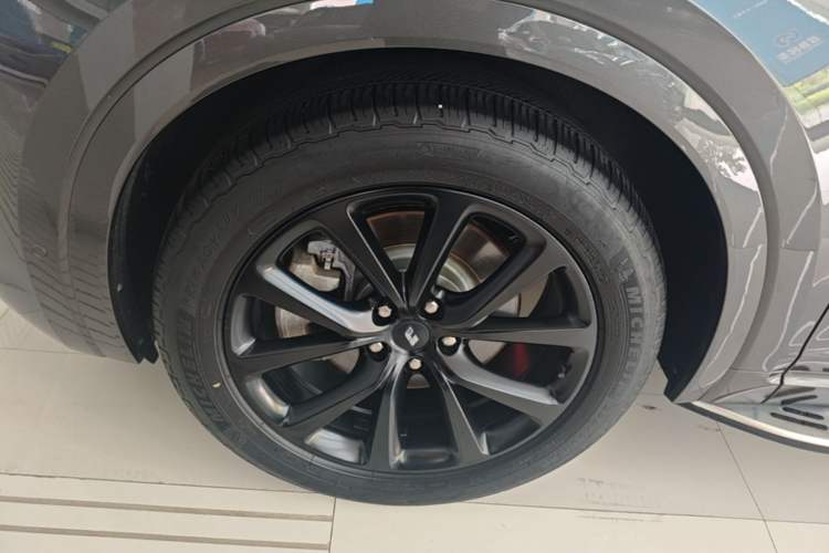 Used Li Auto ONE 2020 Extended-Range 6-Seater Version Left Front Wheel Hub
