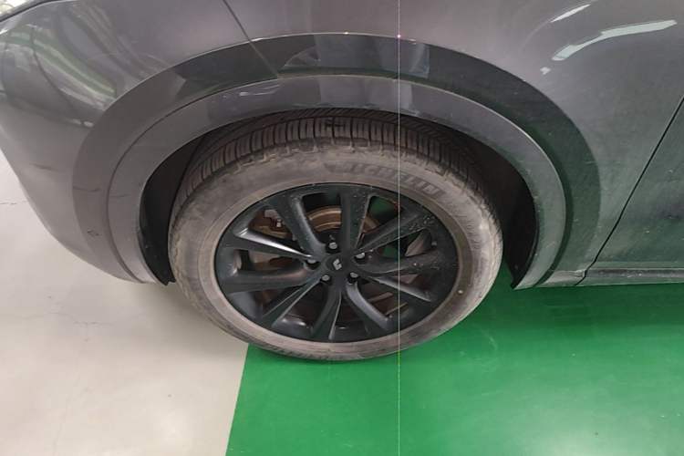 Used Li Auto ONE 2020 Extended-Range 6-Seater Version Left Front Wheel Hub