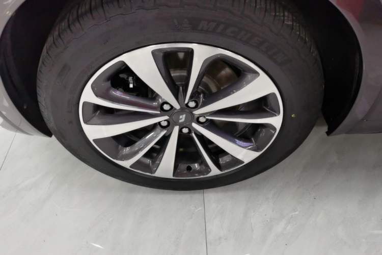 Used Li Auto ONE 2020 Extended-Range 6-Seater Version Left Front Wheel Hub