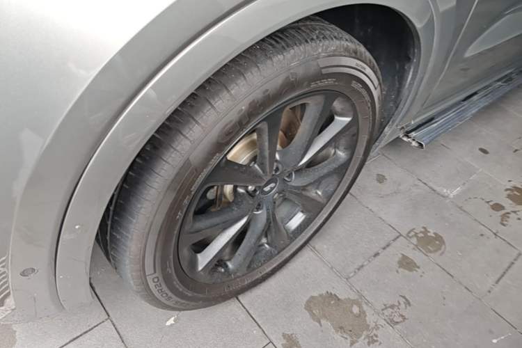 Used Li Auto ONE 2020 Extended-Range 6-Seater Version Left Front Wheel Hub