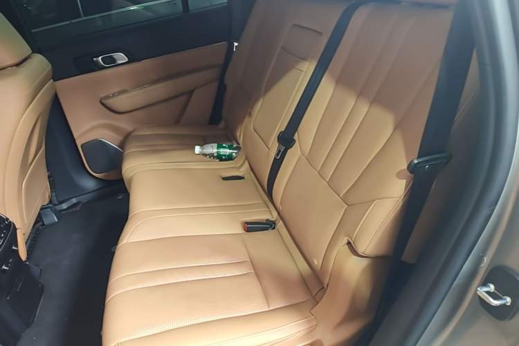 Used Li Auto ONE 2020 Extended-Range 6-Seater Version Left Rear Seat