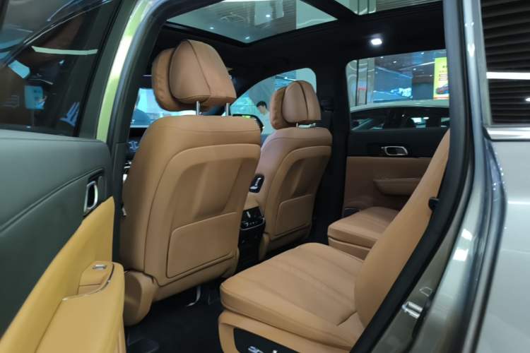 Used Li Auto ONE 2020 Extended-Range 6-Seater Version Left Rear Seat