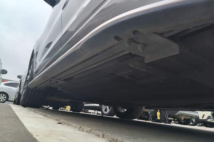 Used Li Auto ONE 2020 Extended-Range 6-Seater Version Left Side Sill