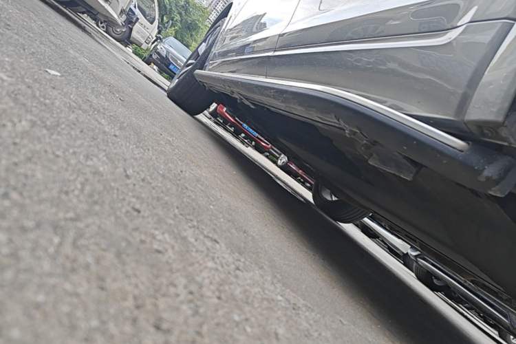 Used Li Auto ONE 2020 Extended-Range 6-Seater Version Left Side Sill