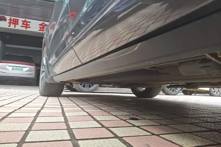 Used Li Auto ONE 2020 Extended-Range 6-Seater Version Left Side Sill