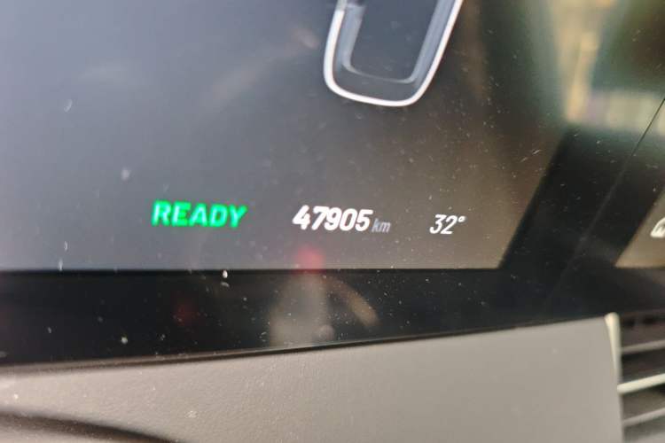 Used Li Auto ONE 2020 Extended-Range 6-Seater Version Odometer Close Up