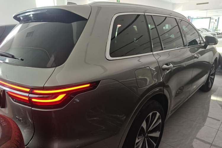 Used Li Auto ONE 2020 Extended-Range 6-Seater Version Rear Right 45 Deg