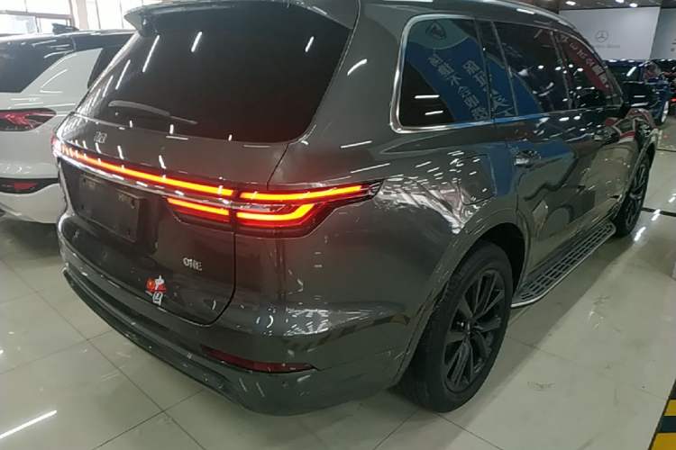Used Li Auto ONE 2020 Extended-Range 6-Seater Version Rear Right 45 Deg