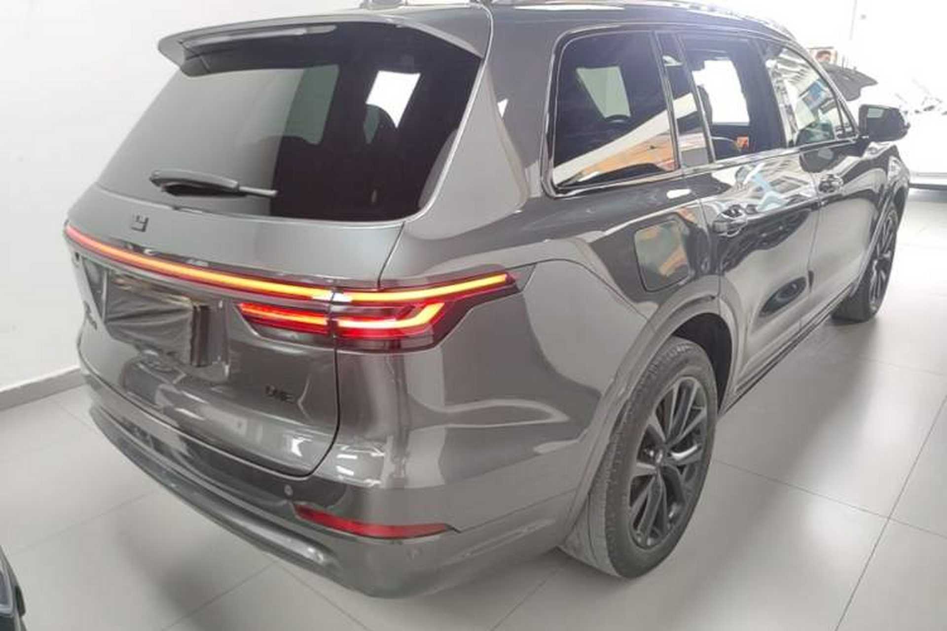 Used Li Auto ONE 2020 Extended-Range 6-Seater Version Rear Right 45 Deg