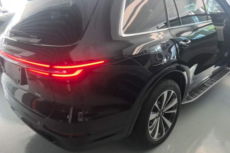 Used Li Auto ONE 2020 Extended-Range 6-Seater Version Rear Right 45 Deg