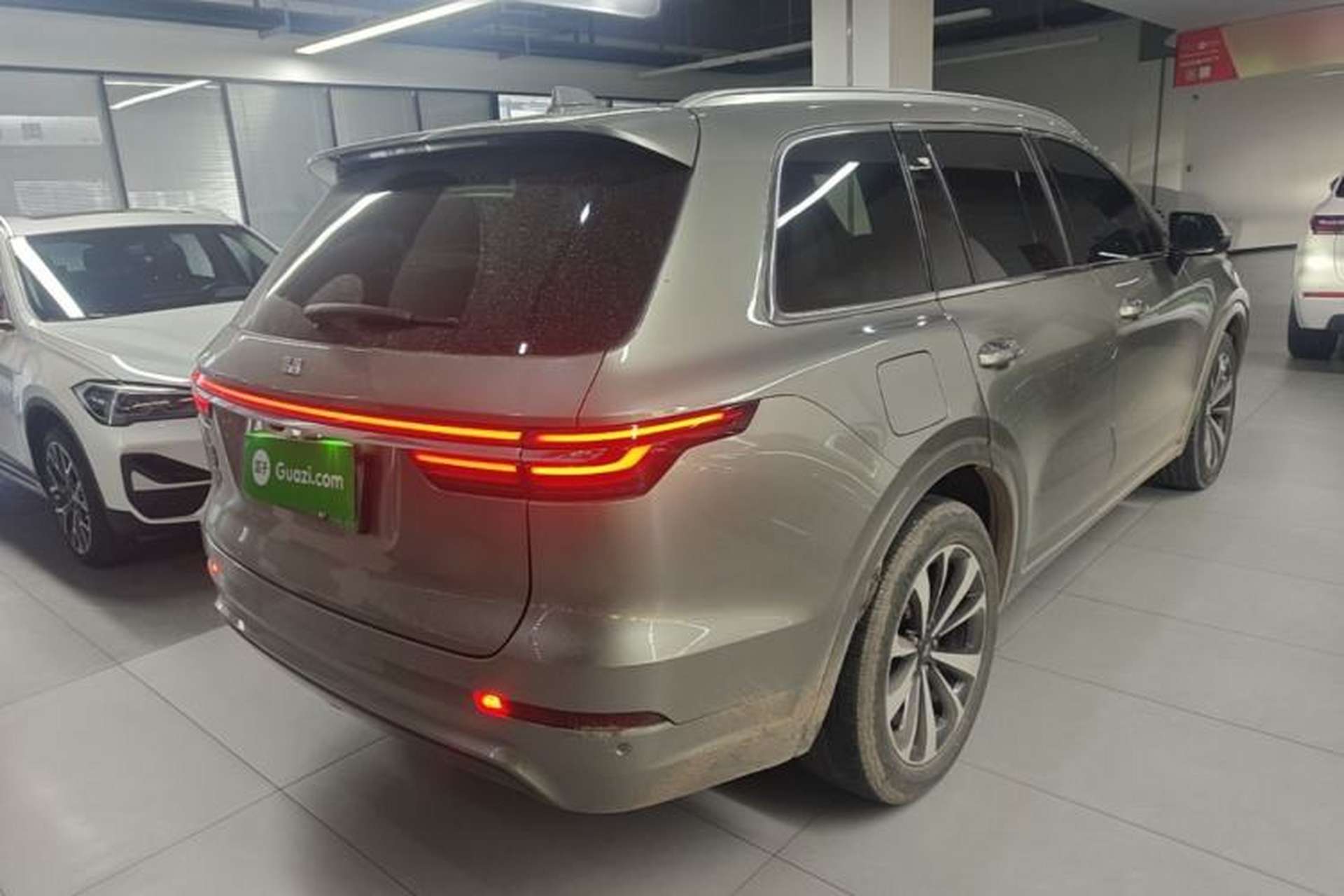 Used Li Auto ONE 2020 Extended-Range 6-Seater Version Rear Right 45 Deg