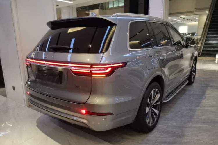 Used Li Auto ONE 2020 Extended-Range 6-Seater Version Rear Right 45 Deg