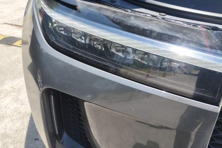 Used Li Auto ONE 2020 Extended-Range 6-Seater Version Right Front Headlight