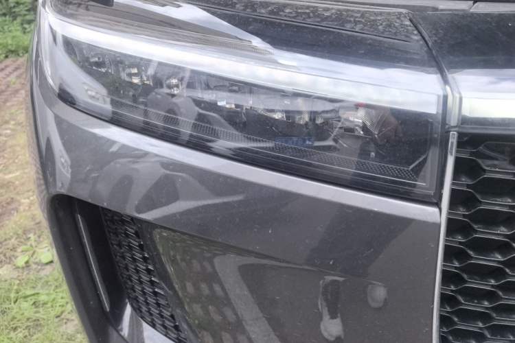 Used Li Auto ONE 2020 Extended-Range 6-Seater Version Right Front Headlight
