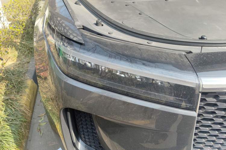 Used Li Auto ONE 2020 Extended-Range 6-Seater Version Right Front Headlight