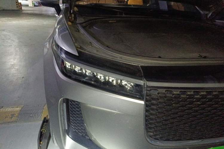 Used Li Auto ONE 2020 Extended-Range 6-Seater Version Right Front Headlight