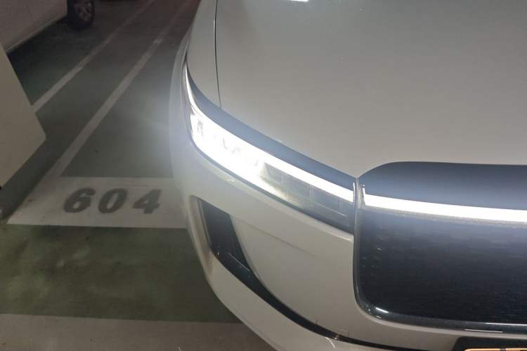 Used Li Auto ONE 2020 Range-Extended 7-Seater Version Right Front Headlight