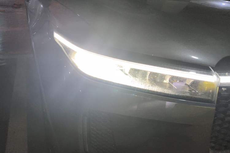 Used Li Auto ONE 2020 Extended-Range 6-Seater Version Right Front Headlight