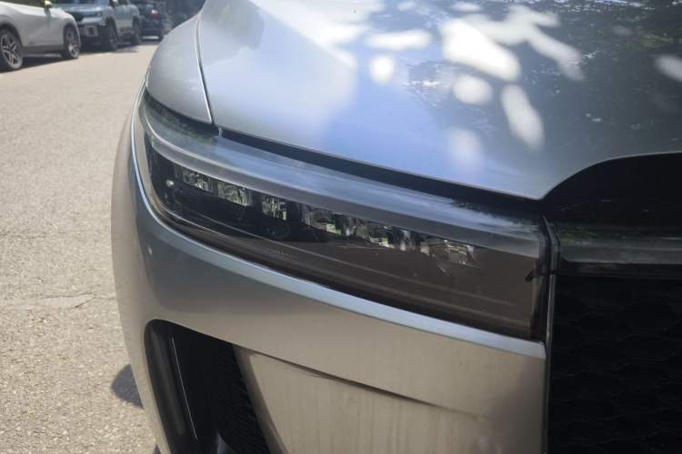 Used Li Auto ONE 2020 Extended-Range 6-Seater Version Right Front Headlight