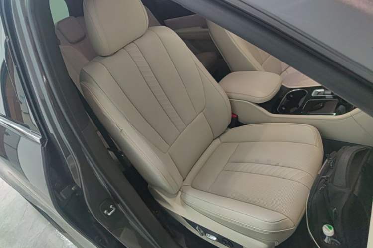 Used Li Auto ONE 2020 Extended-Range 6-Seater Version Right Front Seat