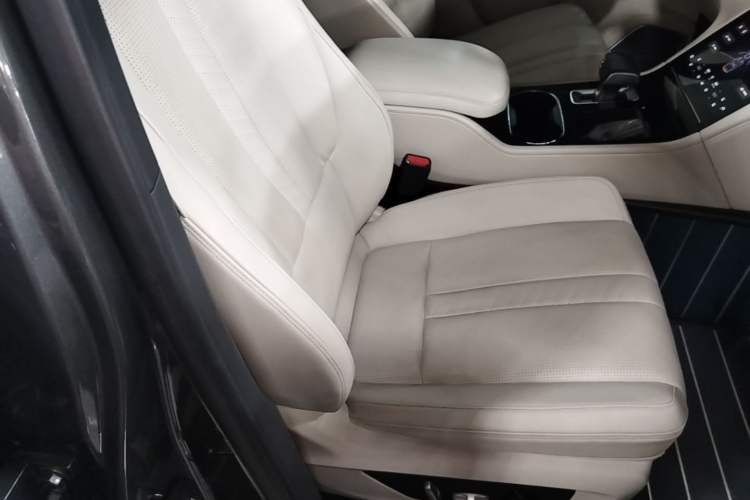Used Li Auto ONE 2020 Extended-Range 6-Seater Version Right Front Seat