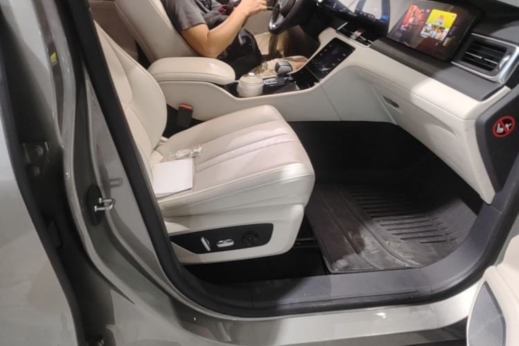 Used Li Auto ONE 2020 Extended-Range 6-Seater Version Right Front Seat