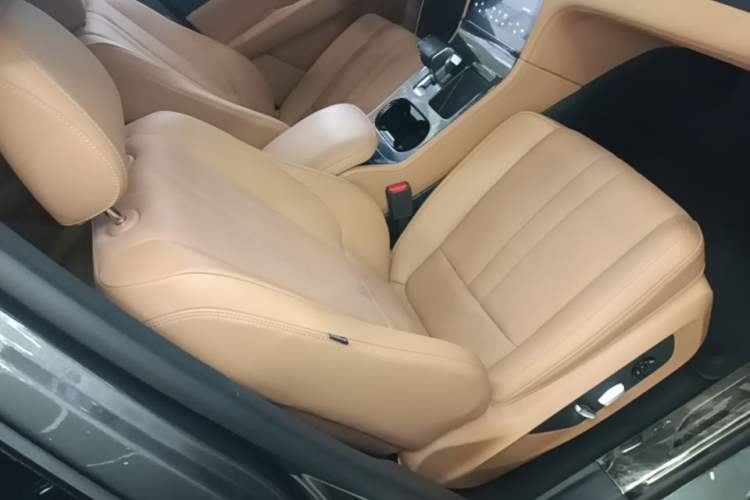 Used Li Auto ONE 2020 Extended-Range 6-Seater Version Right Front Seat