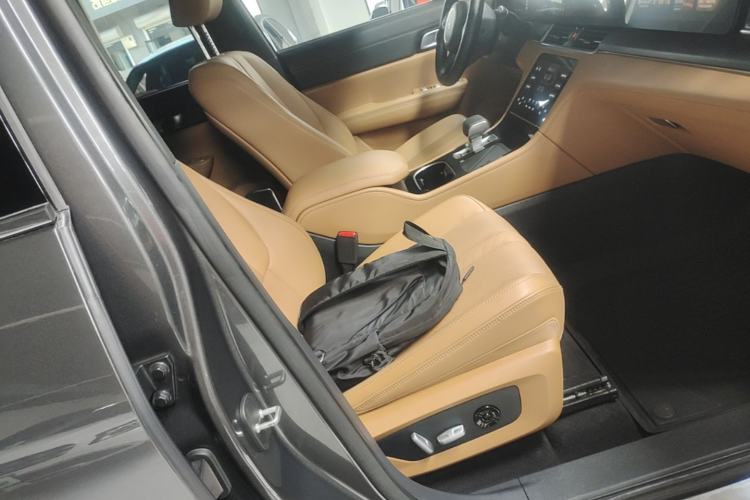 Used Li Auto ONE 2020 Range-Extended 7-Seater Version Right Front Seat