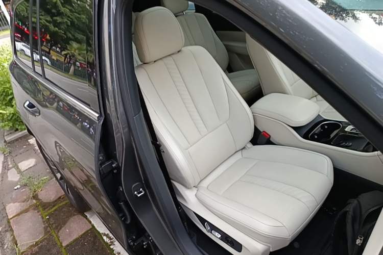 Used Li Auto ONE 2020 Extended-Range 6-Seater Version Right Front Seat