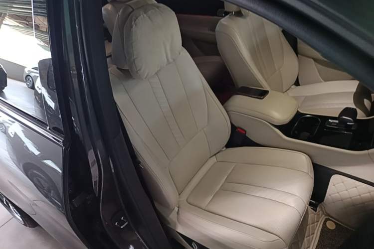 Used Li Auto ONE 2020 Extended-Range 6-Seater Version Right Front Seat