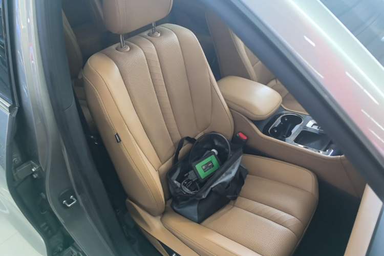 Used Li Auto ONE 2020 Extended-Range 6-Seater Version Right Front Seat