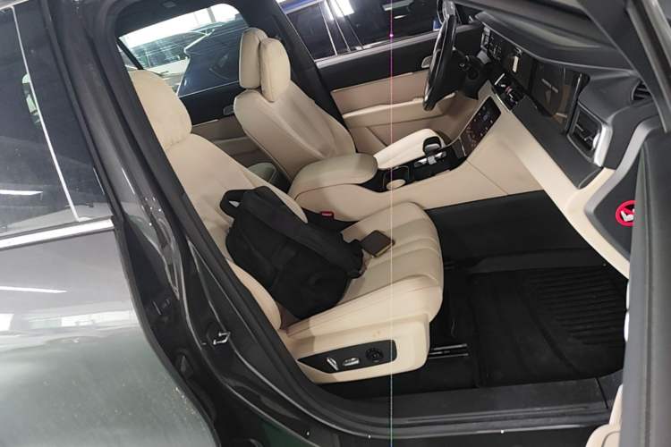 Used Li Auto ONE 2020 Extended-Range 6-Seater Version Right Front Seat