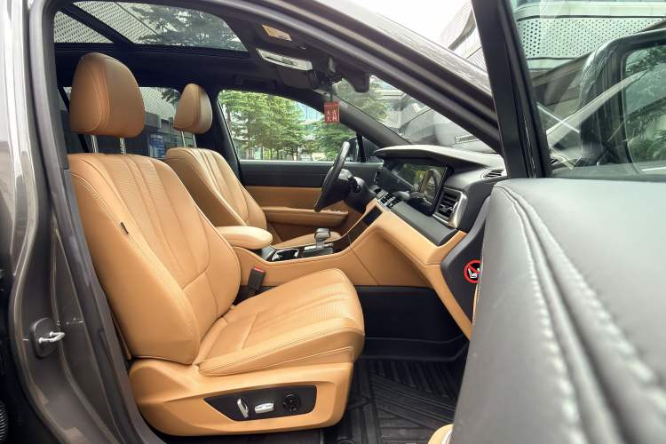 Used Li Auto ONE 2020 Extended-Range 6-Seater Version Right Front Seat