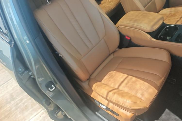 Used Li Auto ONE 2020 Extended-Range 6-Seater Version Right Front Seat