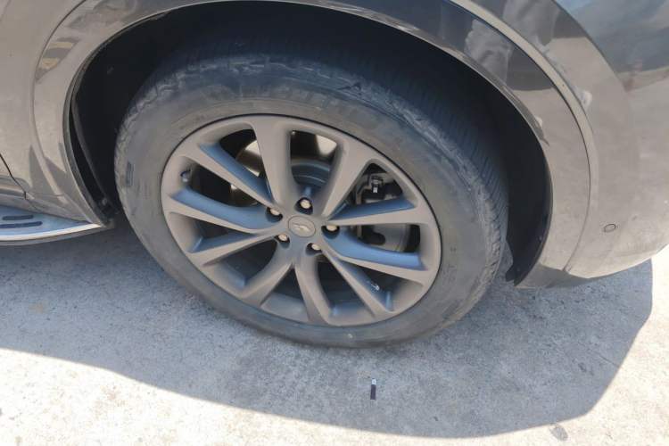 Used Li Auto ONE 2020 Extended-Range 6-Seater Version Right Front Wheel Hub