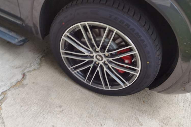 Used Li Auto ONE 2020 Extended-Range 6-Seater Version Right Front Wheel Hub