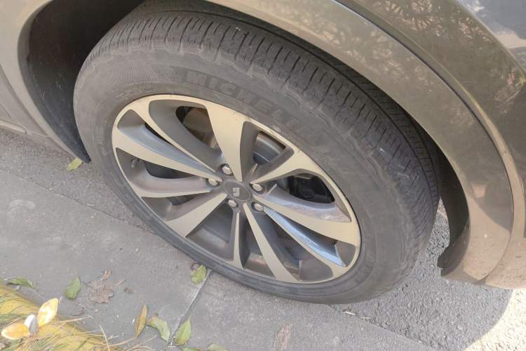 Used Li Auto ONE 2020 Extended-Range 6-Seater Version Right Front Wheel Hub