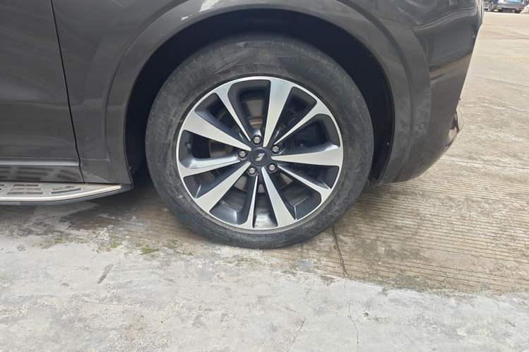 Used Li Auto ONE 2020 Extended-Range 6-Seater Version Right Front Wheel Hub