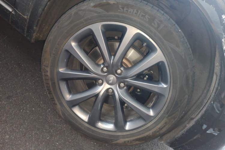 Used Li Auto ONE 2020 Extended-Range 6-Seater Version Right Front Wheel Hub