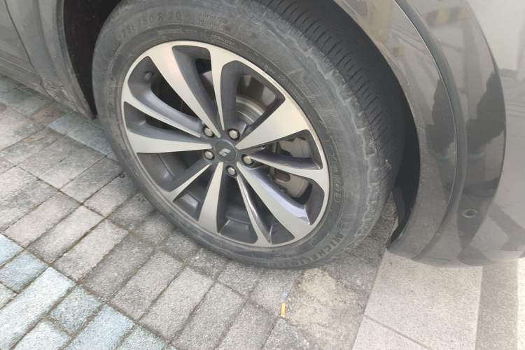 Used Li Auto ONE 2020 Extended-Range 6-Seater Version Right Front Wheel Hub