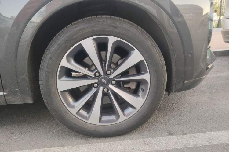 Used Li Auto ONE 2020 Extended-Range 6-Seater Version Right Front Wheel Hub