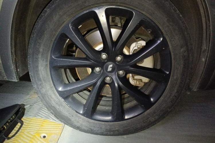 Used Li Auto ONE 2020 Extended-Range 6-Seater Version Right Front Wheel Hub