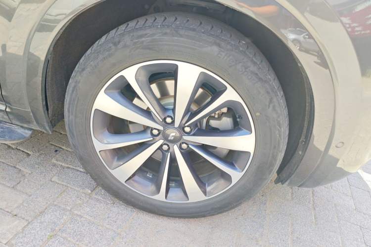 Used Li Auto ONE 2020 Extended-Range 6-Seater Version Right Front Wheel Hub