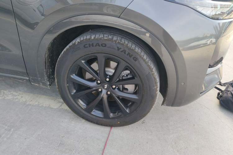 Used Li Auto ONE 2020 Extended-Range 6-Seater Version Right Front Wheel Hub