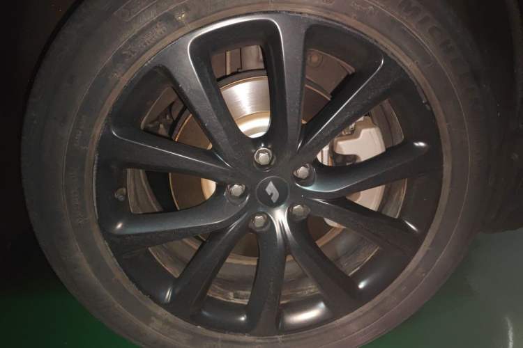 Used Li Auto ONE 2020 Extended-Range 6-Seater Version Right Front Wheel Hub