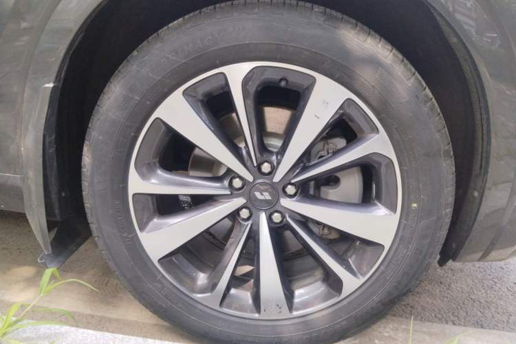 Used Li Auto ONE 2020 Extended-Range 6-Seater Version Right Front Wheel Hub