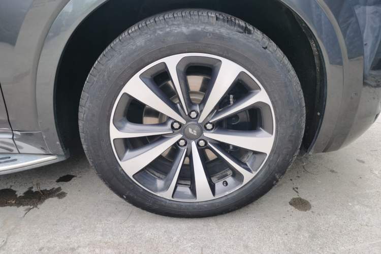 Used Li Auto ONE 2020 Extended-Range 6-Seater Version Right Front Wheel Hub