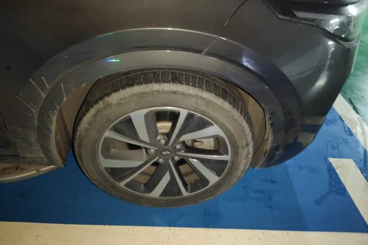 Used Li Auto ONE 2020 Extended-Range 6-Seater Version Right Front Wheel Hub