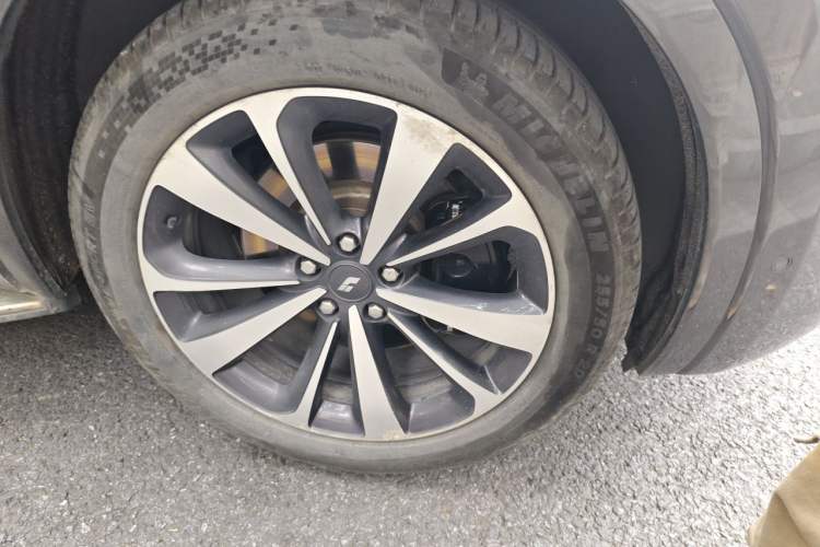 Used Li Auto ONE 2020 Extended-Range 6-Seater Version Right Front Wheel Hub
