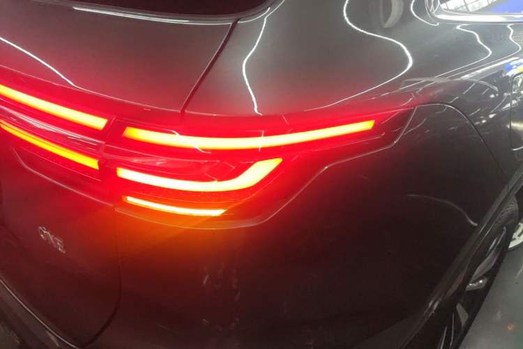 Used Li Auto ONE 2020 Extended-Range 6-Seater Version Right Rear Taillight